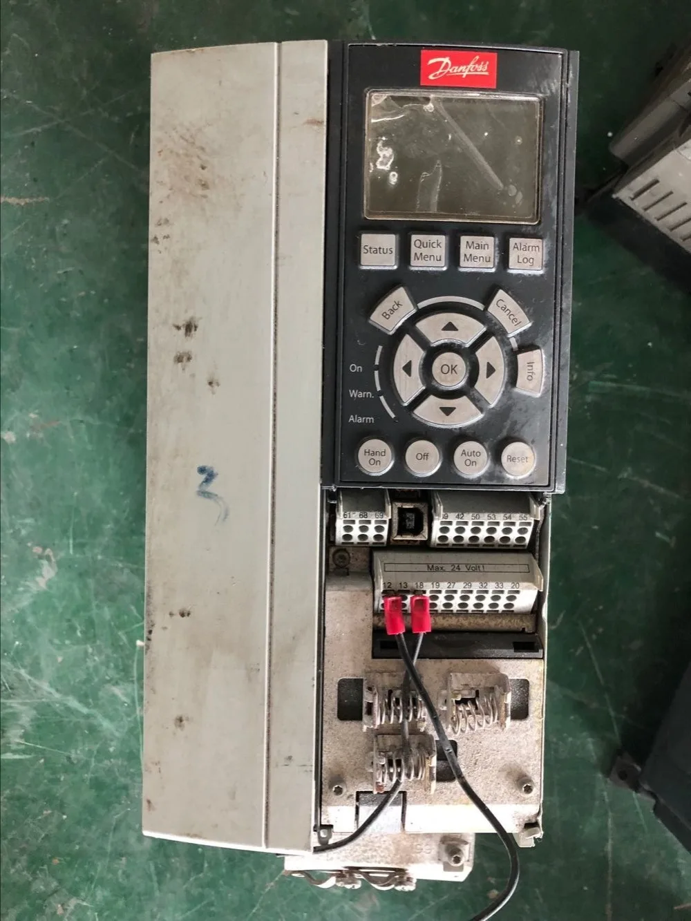 FC-202P7K5T4E20H inverter Good appearance 90% new ,90 days warranty , in stock free shipping
FC-202P7K5T4E20H inverter Good appearance 90% new ,90 days warranty , in stock free shipping