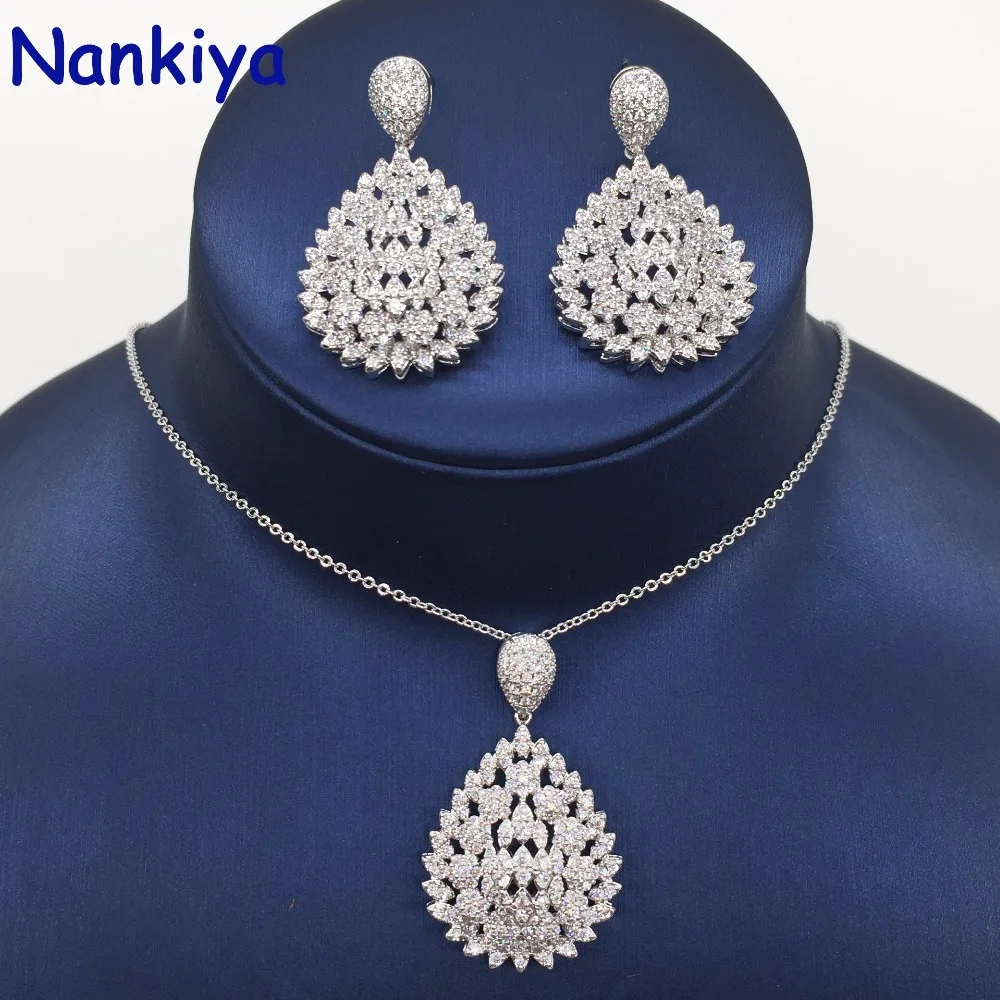 Nankiya Brilliant 2018 New Zirconia Pendant Earring Set Big Water Drop Shape Classic 2PCS Women Jewelry Set Factory Price NC681
Nankiya Brilliant 2018 New Zirconia Pendant Earring Set Big Water Drop Shape Classic 2PCS Women Jewelry Set Factory Price NC681