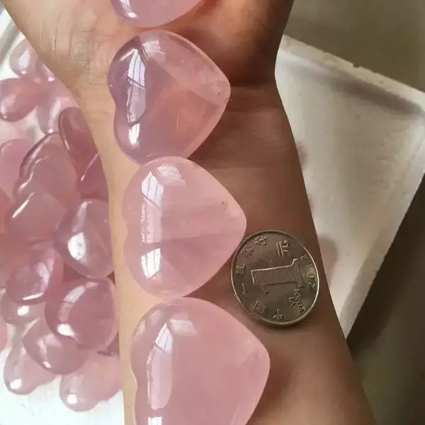 3pcs Natural Rose Quartz Crystal Carved Heart Palm Healing Love Fertility Gemstone
3pcs Natural Rose Quartz Crystal Carved Heart Palm Healing Love Fertility Gemstone