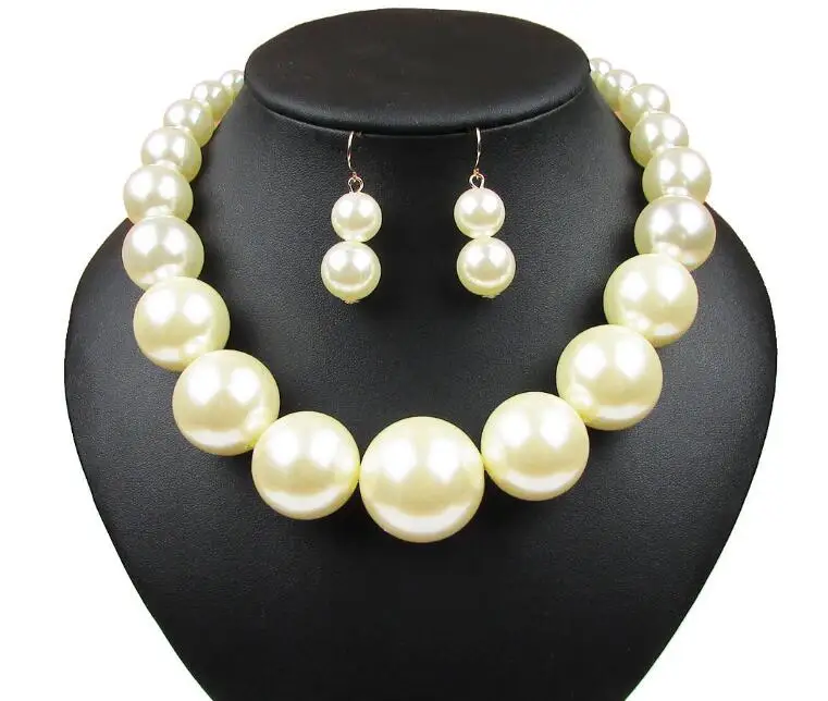 2020 fashion Pearl Choker Statement Necklace for Women Short Design 6 Color Big Beads Necklace Statement Collier Party Jewelry
2020 fashion Pearl Choker Statement Necklace for Women Short Design 6 Color Big Beads Necklace Statement Collier Party Jewelry