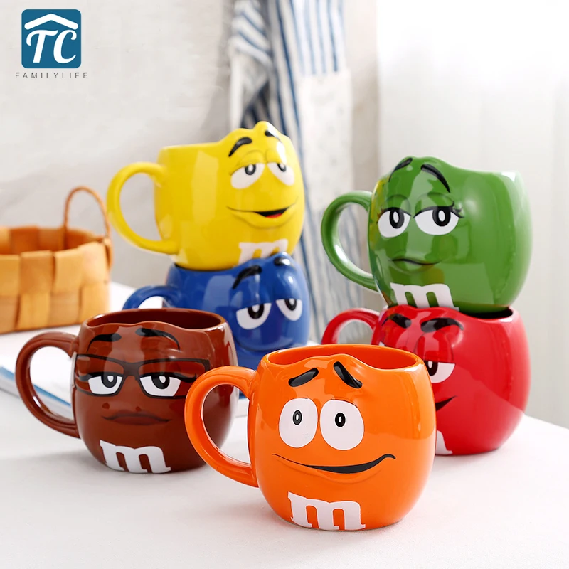 Милые кофейные кружки M & M's MM, керамические цветные кофейные кружки, кофейная кружка с глазурью, кружка для молока, кружки для воды и чая, посу...
Милые кофейные кружки M & M's MM, керамические цветные кофейные кружки, кофейная кружка с глазурью, кружка для молока, кружки для воды и чая, посу...
