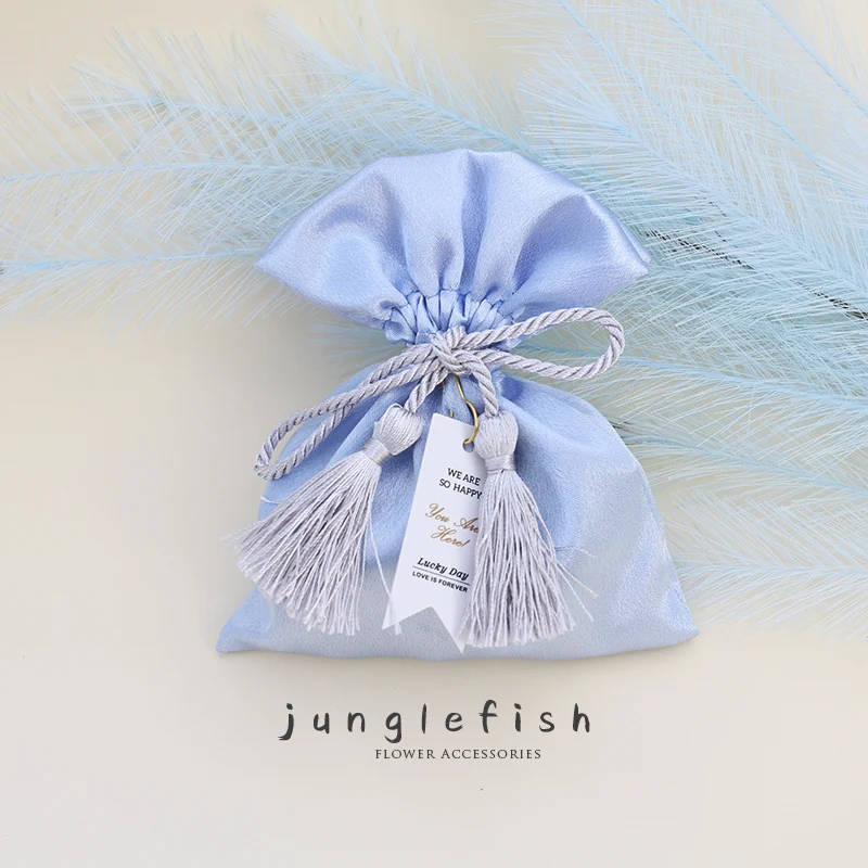 2019 new kawaii silk wedding candy boxes gift pouches drawstring bag jewelly packaging giftcases favors gifts casamento decor
2019 new kawaii silk wedding candy boxes gift pouches drawstring bag jewelly packaging giftcases favors gifts casamento decor