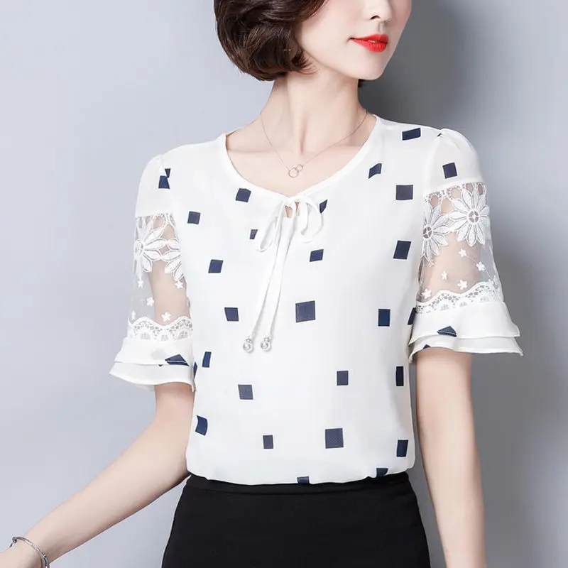 New Summer Blouse Women Fashion Lace Patchwork Shirts Geometric Print Tops Ladies Short Sleeve Chiffon Blouses
New Summer Blouse Women Fashion Lace Patchwork Shirts Geometric Print Tops Ladies Short Sleeve Chiffon Blouses