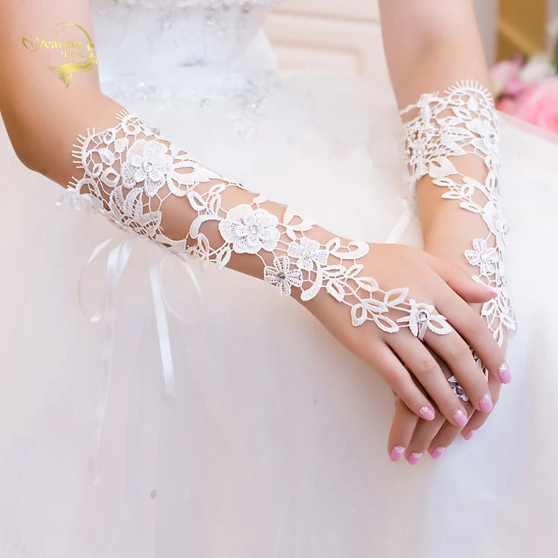 Новые Свадебные перчатки для невесты 2018 длинные дизайнерские кружевные без