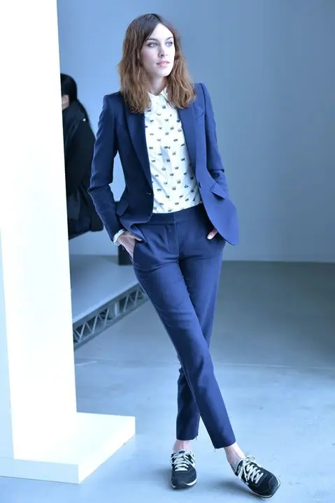 Custom Navy Blue Women Business Suits Office Uniform Styles Ladies Elegant Pant Suits Female Formal Work Wear 2 Piece Set W150
Custom Navy Blue Women Business Suits Office Uniform Styles Ladies Elegant Pant Suits Female Formal Work Wear 2 Piece Set W150