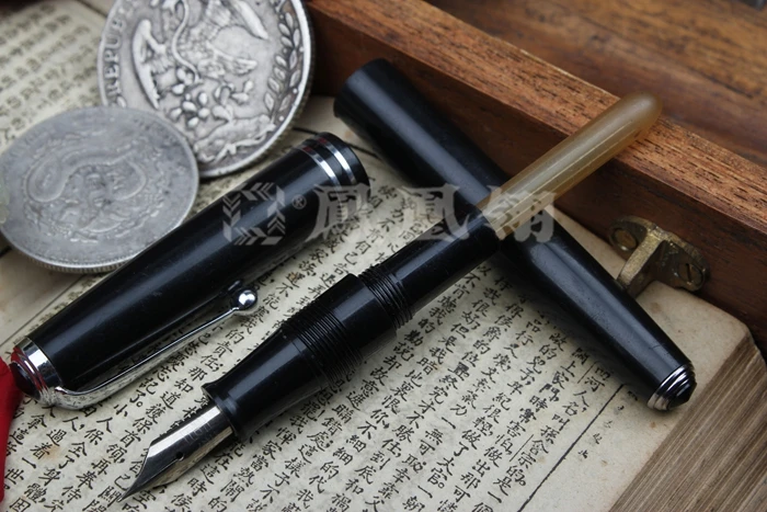original classic antique Venus jin xing 26 fountain pen silver clip FREE shipping
original classic antique Venus jin xing 26 fountain pen silver clip FREE shipping