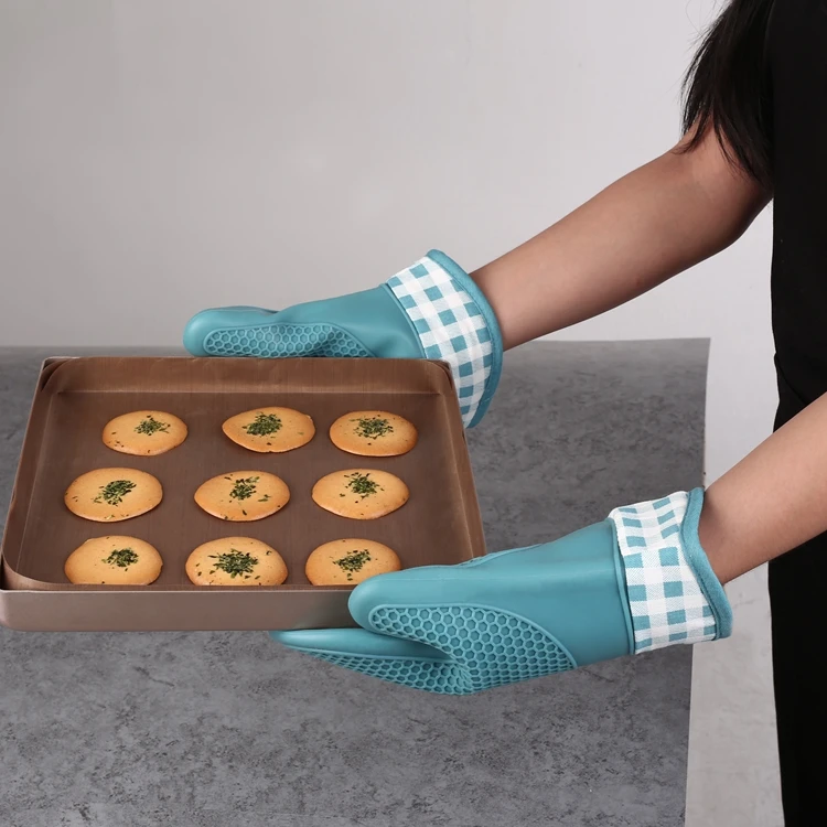 Free shipping hot selling silicone rubber /Silicon dioxide gloves microwave oven toaster oven protecting heat resistant gloves
Free shipping hot selling silicone rubber /Silicon dioxide gloves microwave oven toaster oven protecting heat resistant gloves