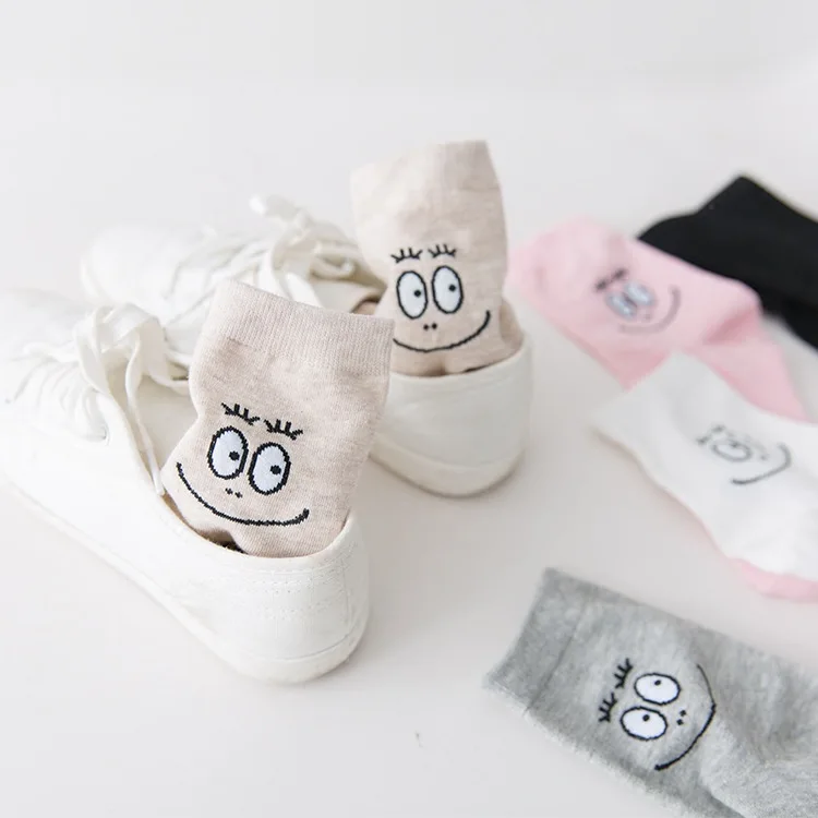 New personality cartoon smiley face socks in tube socks autumn winter meias feminina chaussette calcetines
New personality cartoon smiley face socks in tube socks autumn winter meias feminina chaussette calcetines