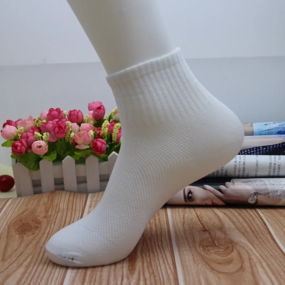 5 pairs / Lot New Hot Sale summer autumn style Mens socks good quality polyester comfortable breathable Mesh sock free shipping
5 pairs / Lot New Hot Sale summer autumn style Mens socks good quality polyester comfortable breathable Mesh sock free shipping