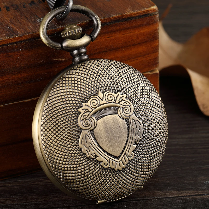 Retro Bronze Steampunk Mechanical Watch Shield Engraving FOB Chain Hollow Skeleton Hand Wind Mechanical Pocket Watches Men Clock
Retro Bronze Steampunk Mechanical Watch Shield Engraving FOB Chain Hollow Skeleton Hand Wind Mechanical Pocket Watches Men Clock