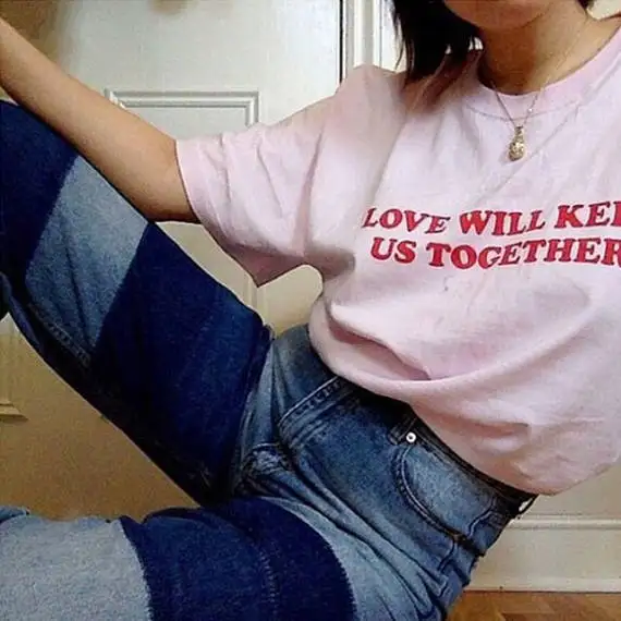Новое поступление, повседневные хлопковые футболки Love Will Keep Us, футболка, топ с принтом красных букв, для девушек, как розовые наряды, женская ...
Новое поступление, повседневные хлопковые футболки Love Will Keep Us, футболка, топ с принтом красных букв, для девушек, как розовые наряды, женская ...