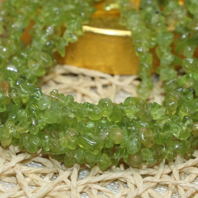 Fashion irregular gravel olivine chips nugget shape 5-7mm jades chalcedony stone jewelry loose beads 32inch B529
Fashion irregular gravel olivine chips nugget shape 5-7mm jades chalcedony stone jewelry loose beads 32inch B529