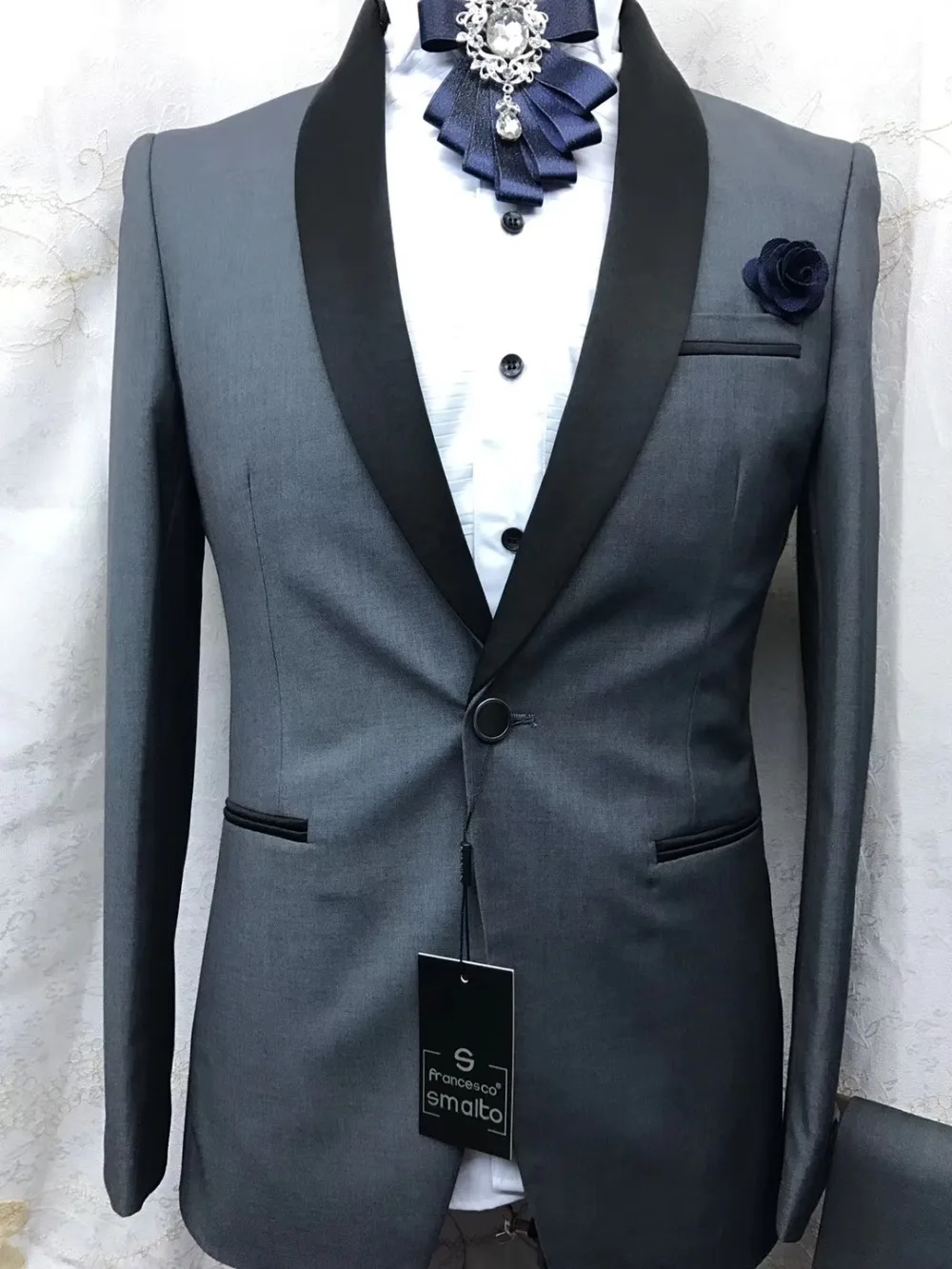 2018 NEW Brand black Shawl Lapel Slim Fit Men Suits for Wedding Handsome Groom Tuxedos White Men Suits with Pants 2 Piece jacket
2018 NEW Brand black Shawl Lapel Slim Fit Men Suits for Wedding Handsome Groom Tuxedos White Men Suits with Pants 2 Piece jacket