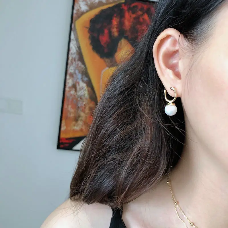 Silvology 925 Sterling Silver U Shape Pearl Earrings Gold Water Drop Elegant Workplace Stud Earrings for Women Pearl Jewelry
Silvology 925 Sterling Silver U Shape Pearl Earrings Gold Water Drop Elegant Workplace Stud Earrings for Women Pearl Jewelry