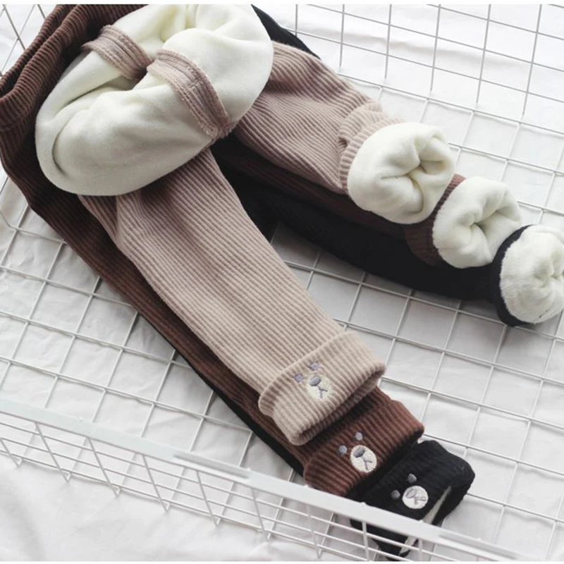 2022 autumn and winter children's thickening plus velvet leggings girls cartoon warm trousers baby stretch pants
2022 autumn and winter children's thickening plus velvet leggings girls cartoon warm trousers baby stretch pants