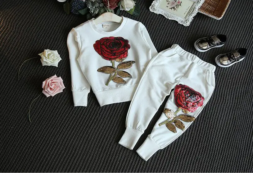 2017 spring autumn fashion clothing set for children baby girls floral set long sleeve hoddies +pants sport suit for kids 3T-8T
2017 spring autumn fashion clothing set for children baby girls floral set long sleeve hoddies +pants sport suit for kids 3T-8T