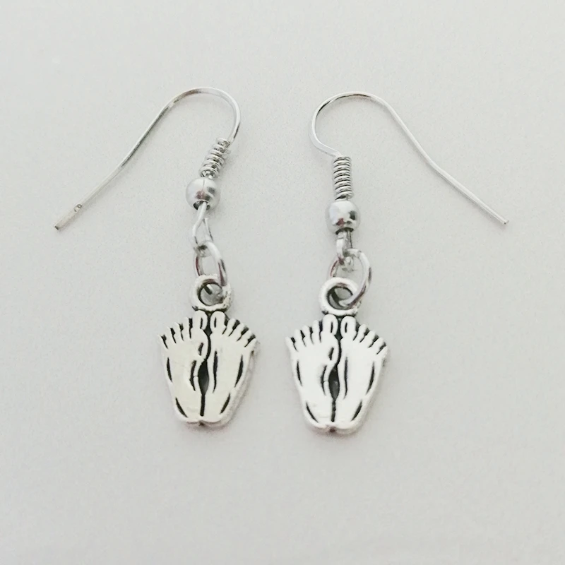 Go with you, feet, go forward together, footboard earrings, fashion earrings, girl gifts
Go with you, feet, go forward together, footboard earrings, fashion earrings, girl gifts