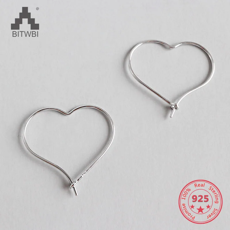 S925 sterling silver fashion personality handmade simple minimalist hollow heart-shaped earrings
S925 sterling silver fashion personality handmade simple minimalist hollow heart-shaped earrings