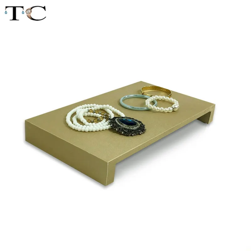 2019 Newest Gold PU Leather Display Stand for Jewelry Bracelet Watch Stands Necklace Holder Tray Jewelry Showcases Organizer
2019 Newest Gold PU Leather Display Stand for Jewelry Bracelet Watch Stands Necklace Holder Tray Jewelry Showcases Organizer