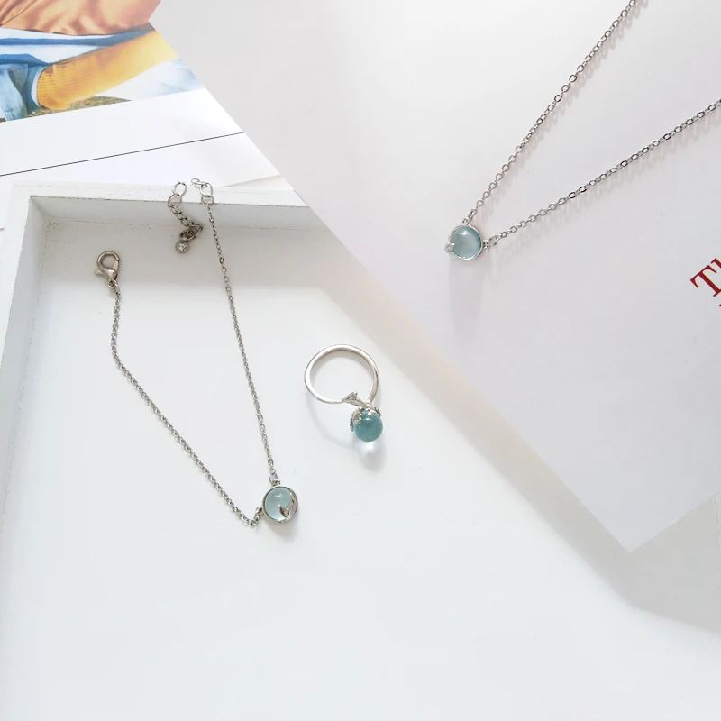 2019 fashion hot seller jewelry , minimalist Korean designer fishtail pendant, necklace for girl's wedding/party
2019 fashion hot seller jewelry , minimalist Korean designer fishtail pendant, necklace for girl's wedding/party