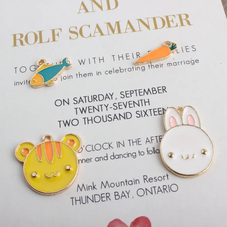 10pcs Fashion diy fish carrot rabbit cat enamel charms for bracelet alloy dangle charms pendants handmade jewelry accessories
10pcs Fashion diy fish carrot rabbit cat enamel charms for bracelet alloy dangle charms pendants handmade jewelry accessories