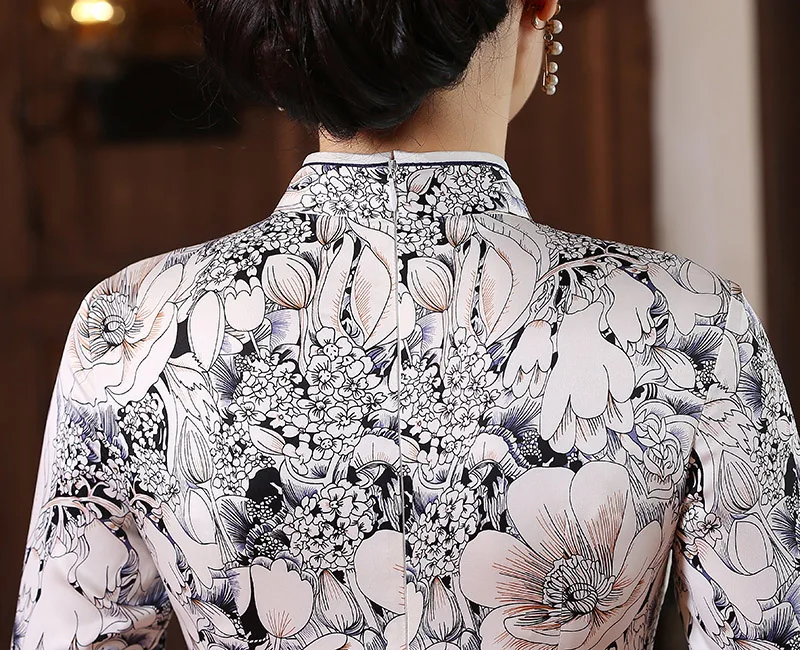 Shanghai Story Chinese Traditional Long Dress Evening Dress Qipao Flower print Vintage Middle Sleeve Party Cheongsam For Women
Shanghai Story Chinese Traditional Long Dress Evening Dress Qipao Flower print Vintage Middle Sleeve Party Cheongsam For Women