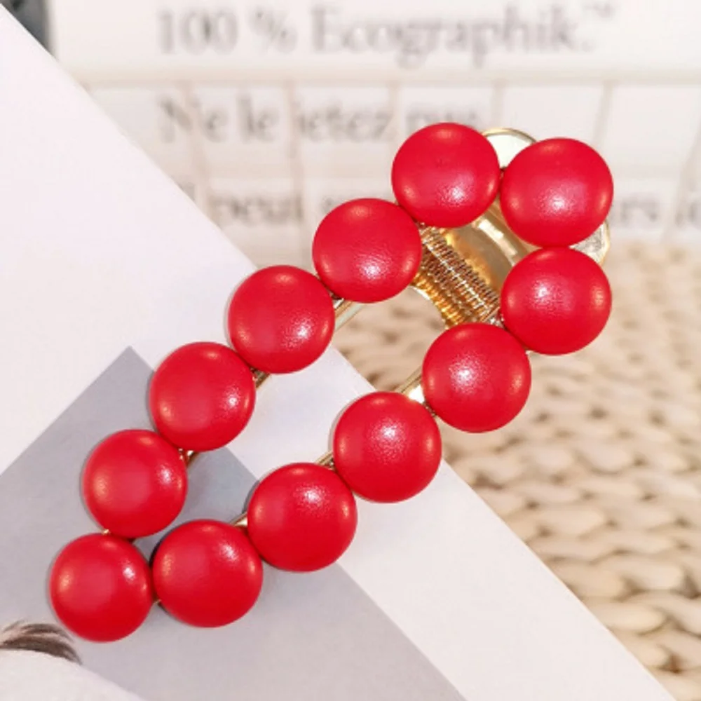 Fashion Solid Color Leather Beads Hairpins Hair Clips for Women Hollow Geometric Waterdrop Hairgrip Hair Accessories
Fashion Solid Color Leather Beads Hairpins Hair Clips for Women Hollow Geometric Waterdrop Hairgrip Hair Accessories