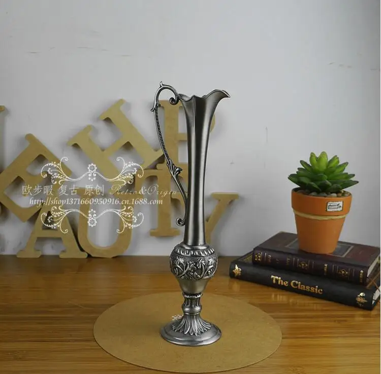 European retro bottle shap metal alloy vase small size tabletop metal vase flowerpot for home decoration accessories HP039
European retro bottle shap metal alloy vase small size tabletop metal vase flowerpot for home decoration accessories HP039