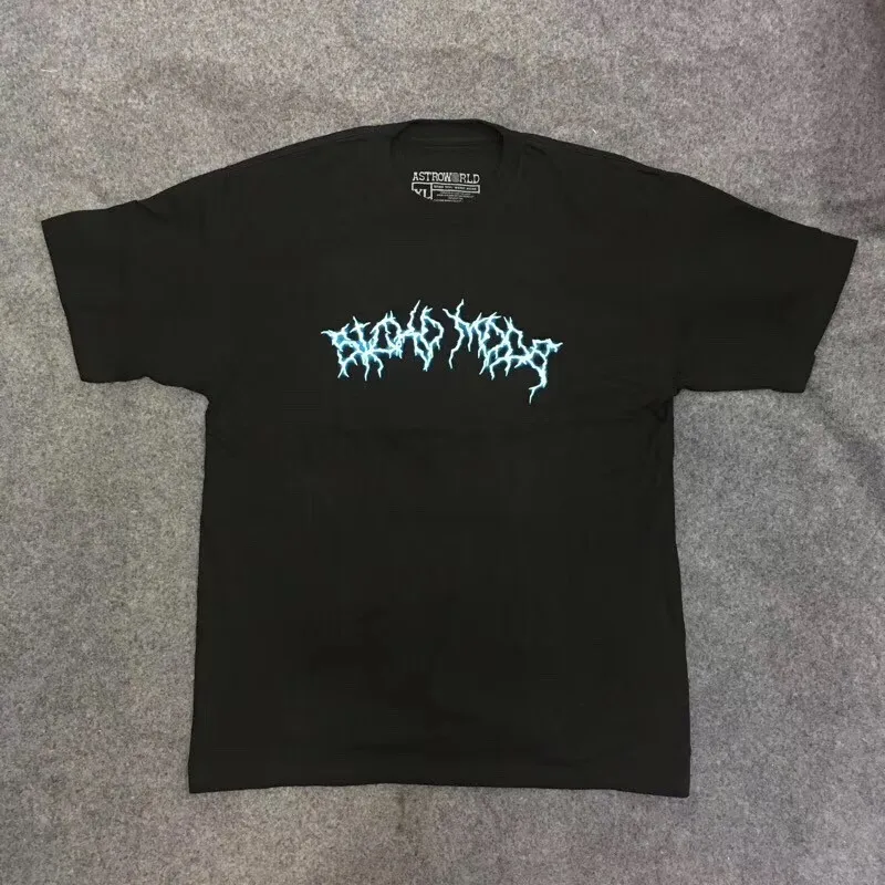 Фото 2019 лучшее качество принтом Трэвиса Скотта ASTROWORLD фестиваль Pop Up книжный магазин