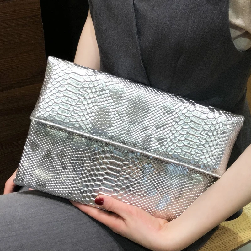 New Luxury Design Women Clutch Handbag Serpentine High Quality Leather Fashion Ladies Envelope Bag Female Large Fold Party Purse
New Luxury Design Women Clutch Handbag Serpentine High Quality Leather Fashion Ladies Envelope Bag Female Large Fold Party Purse