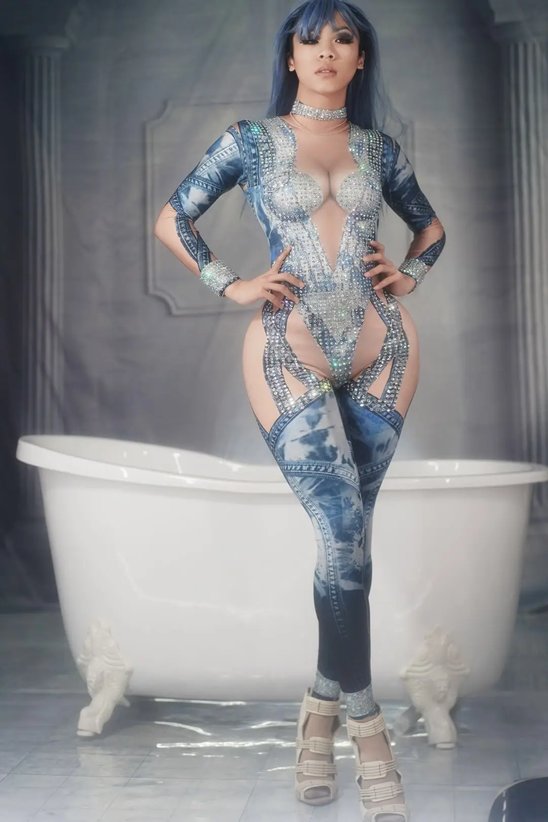 2021 Women New Denim Pattern Rhinestone Sexy Jumpsuit Sexy Costume Stage Performance Dance Stretch Bodysuit Nightclub Show Wear
2021 Women New Denim Pattern Rhinestone Sexy Jumpsuit Sexy Costume Stage Performance Dance Stretch Bodysuit Nightclub Show Wear