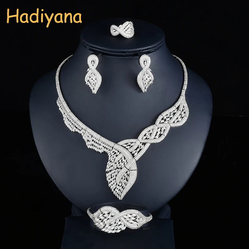 Hadiyana Fashion Twist Women Wedding Bride Jewelry Sets Luxury Cubic Zirconia Leaf Design Dubai 4PCS Set Jewelry Accessory CN727
Hadiyana Fashion Twist Women Wedding Bride Jewelry Sets Luxury Cubic Zirconia Leaf Design Dubai 4PCS Set Jewelry Accessory CN727