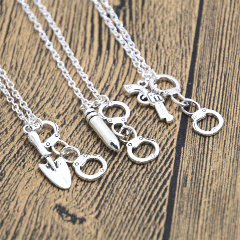 24pcs/Lot 3 Partner In Crime Inspired Necklace Best Friends BFF Charm Geek Silver Tone
24pcs/Lot 3 Partner In Crime Inspired Necklace Best Friends BFF Charm Geek Silver Tone