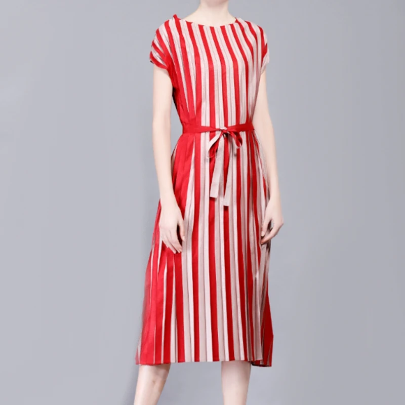 New European Summer Fold Double Color Vertical Striped Dress Female Color Pleated Dresses
New European Summer Fold Double Color Vertical Striped Dress Female Color Pleated Dresses