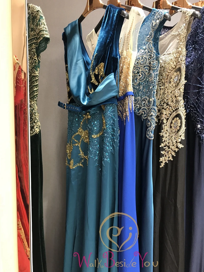 Green Evening Dress 2019 New Elegant V-Neck Velour Top Beading Satin Bottom 100% Real Pics A-line Vintage Hot Sale Prom Gowns
Green Evening Dress 2019 New Elegant V-Neck Velour Top Beading Satin Bottom 100% Real Pics A-line Vintage Hot Sale Prom Gowns