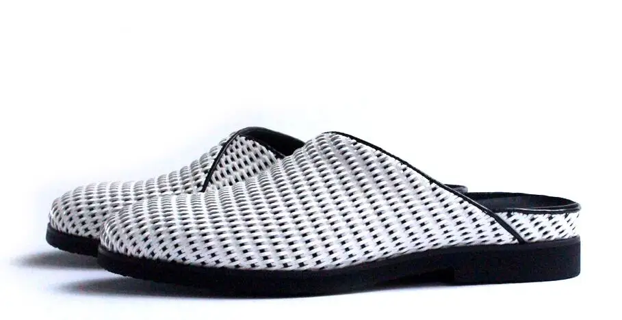 New Style Weaving Summer Comfortable Slippers Men Casual Breathable Flat Slippers Handmade Shoes Male
New Style Weaving Summer Comfortable Slippers Men Casual Breathable Flat Slippers Handmade Shoes Male