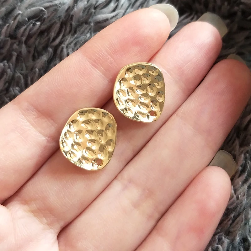New Fashion 15mm 10pieces/bag Zinc Alloy Gold Irregular shape Earring Base Connectors Linker for DIY Earring Jewelry Accessories
New Fashion 15mm 10pieces/bag Zinc Alloy Gold Irregular shape Earring Base Connectors Linker for DIY Earring Jewelry Accessories