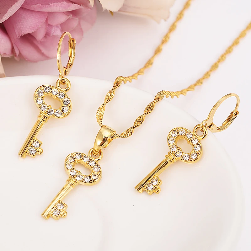 Bangrui Fashion Necklace Earring Set Women Party Gift Gold color crystal cz key pattern Necklace Earrings african Jewelry Sets
Bangrui Fashion Necklace Earring Set Women Party Gift Gold color crystal cz key pattern Necklace Earrings african Jewelry Sets