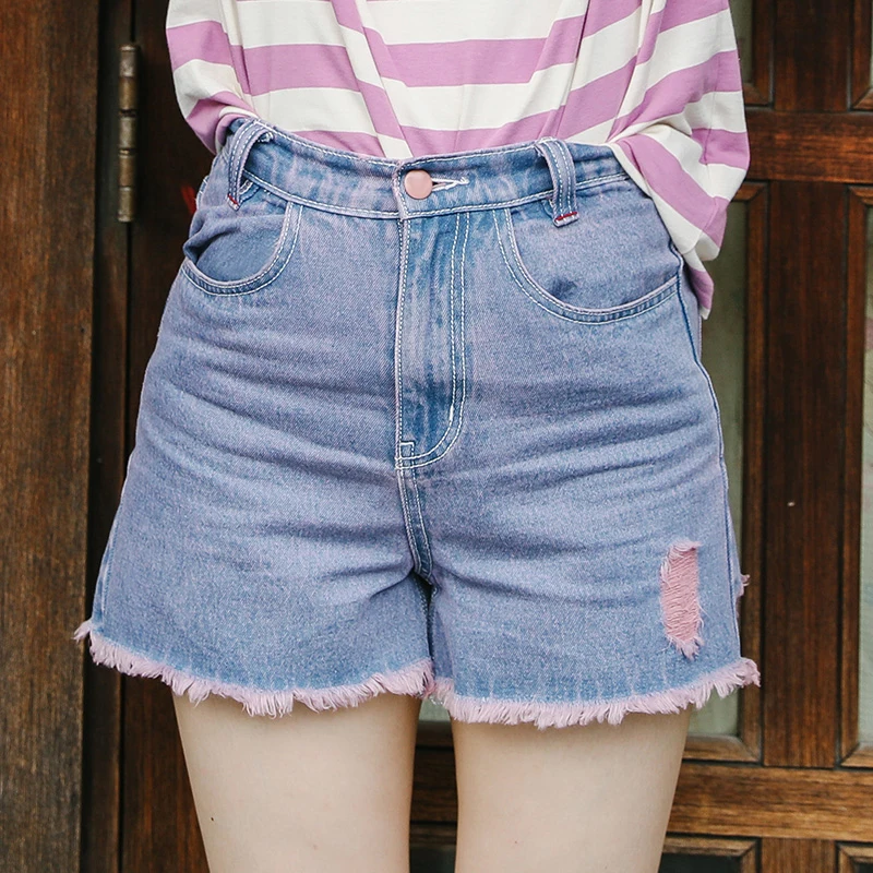 2018 Summer New Fashion Design Vintage Ripped Hole Fringe Blue Denim Shorts Women Casual Pocket Jeans Shorts Letters Embroidery
2018 Summer New Fashion Design Vintage Ripped Hole Fringe Blue Denim Shorts Women Casual Pocket Jeans Shorts Letters Embroidery