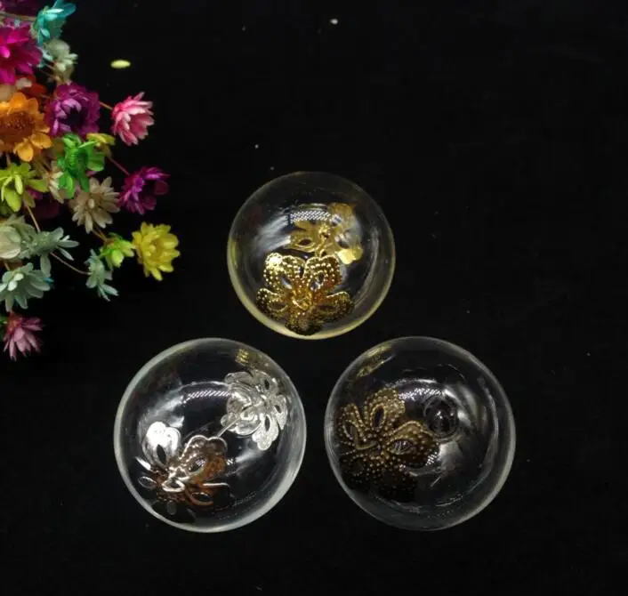 500pcs 25mm clear double hole round ball glass globe bubble with flower cap eye pin glass vial pendant diy glass bottle necklace
500pcs 25mm clear double hole round ball glass globe bubble with flower cap eye pin glass vial pendant diy glass bottle necklace