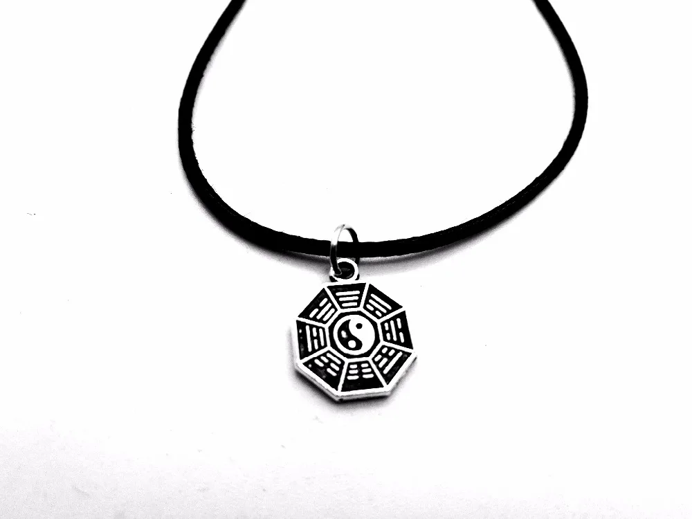 10PCS Simple Taiji Bagua Map Feng Shui Pendant Necklace Chinese Style Fantastic Ying Yang Tai Chi Gossip Leather Rope Necklaces
10PCS Simple Taiji Bagua Map Feng Shui Pendant Necklace Chinese Style Fantastic Ying Yang Tai Chi Gossip Leather Rope Necklaces