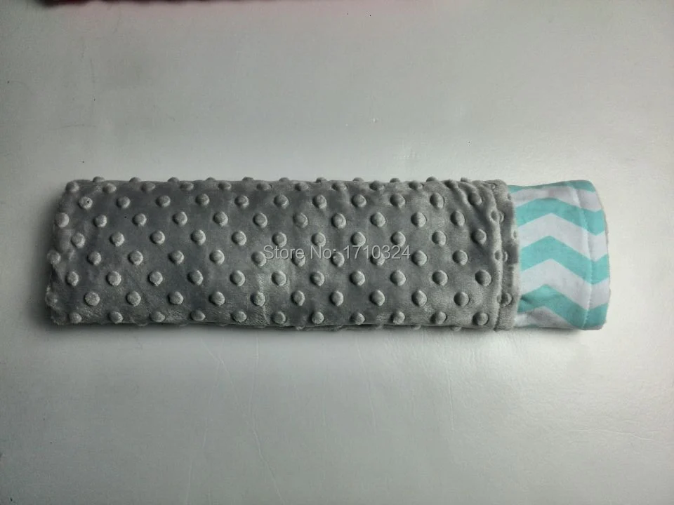 50% Polyester Best price blanket factory china minky dot hot sale cheap wholesale blanket
50% Polyester Best price blanket factory china minky dot hot sale cheap wholesale blanket