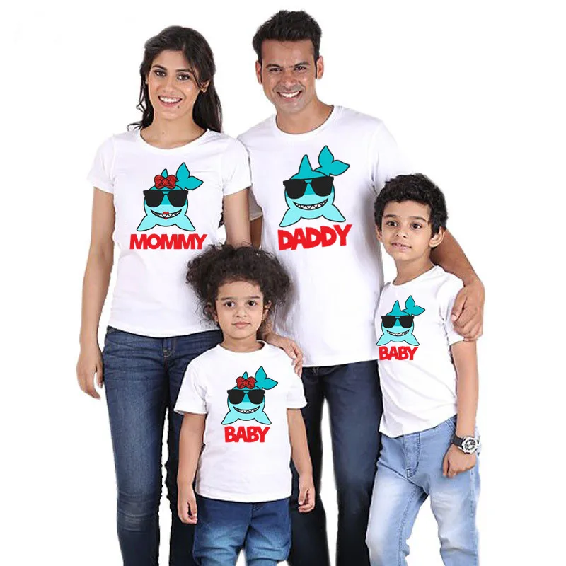 Shark Family Matching Clothes Mom Dad Son Daughter Shark Cartoon T-shirt Matching Outfits mommy and me clothes T shirt
Shark Family Matching Clothes Mom Dad Son Daughter Shark Cartoon T-shirt Matching Outfits mommy and me clothes T shirt