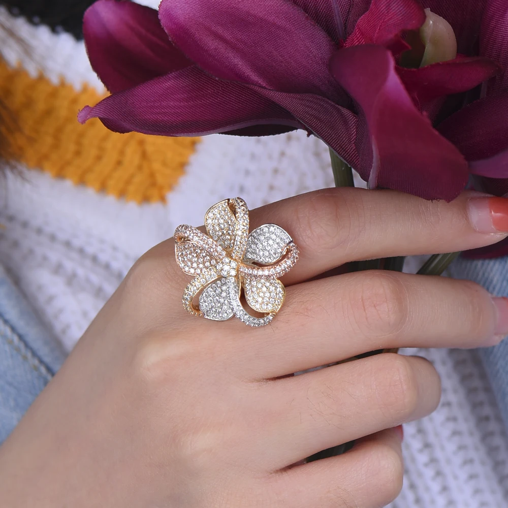 28*28 mm Trendy Flower Dubai Wedding Ring Jewelry Finger Rings For Women Engagement acero inoxidable joyeria mujer
28*28 mm Trendy Flower Dubai Wedding Ring Jewelry Finger Rings For Women Engagement acero inoxidable joyeria mujer