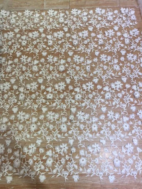 WHITE bridal dress french Chantilly lace Raschel lace fabric wholesale with high quality
WHITE bridal dress french Chantilly lace Raschel lace fabric wholesale with high quality