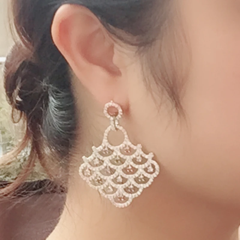 Nankiya Luxury Multicolor Cubic Zircon Fanshaped Dangles Drop Earrings for Elegant Women Bridal Party Jewelry Earring EH906
Nankiya Luxury Multicolor Cubic Zircon Fanshaped Dangles Drop Earrings for Elegant Women Bridal Party Jewelry Earring EH906