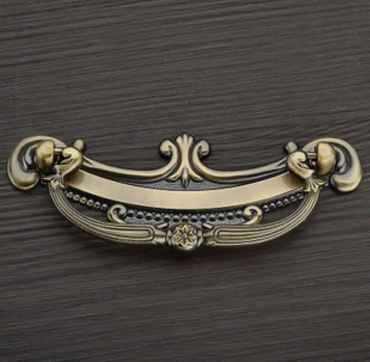 6Pcs/Lot Drawer Handles And Concealed Door Knob Classical Style Antique Bronze ( C:C:96MM L:127MM )
6Pcs/Lot Drawer Handles And Concealed Door Knob Classical Style Antique Bronze ( C:C:96MM L:127MM )