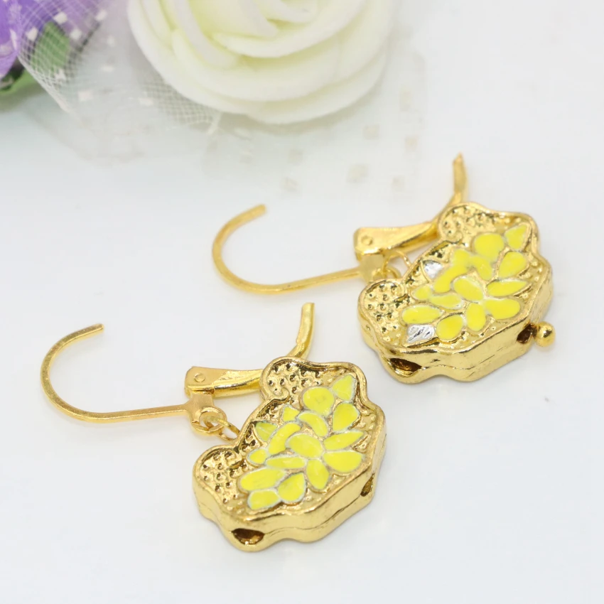 Bohemia style 12*17mm drop dangle earrings gold-color cloisonne enamel pierced elegant party weddings gifts charms jewelryB2584
Bohemia style 12*17mm drop dangle earrings gold-color cloisonne enamel pierced elegant party weddings gifts charms jewelryB2584