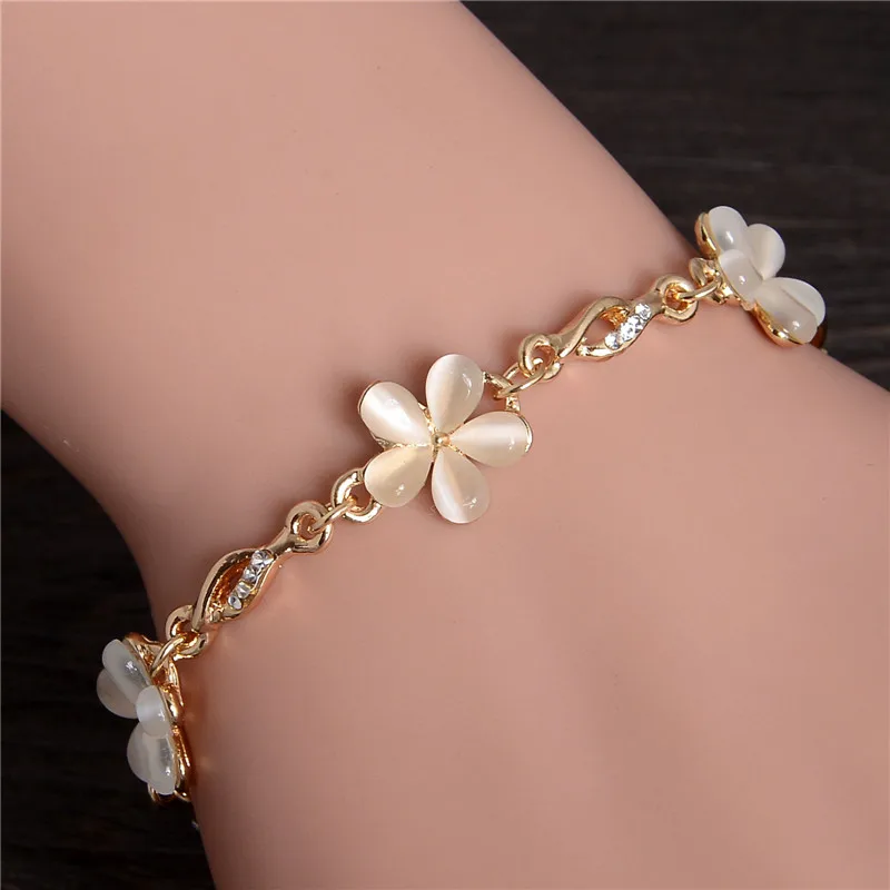 2022 Fashion Little Flowers Bracelets Personality Minimalist Bracelet for Women Jewelry Accessories Women's Elegant Jewelry
2022 Fashion Little Flowers Bracelets Personality Minimalist Bracelet for Women Jewelry Accessories Women's Elegant Jewelry