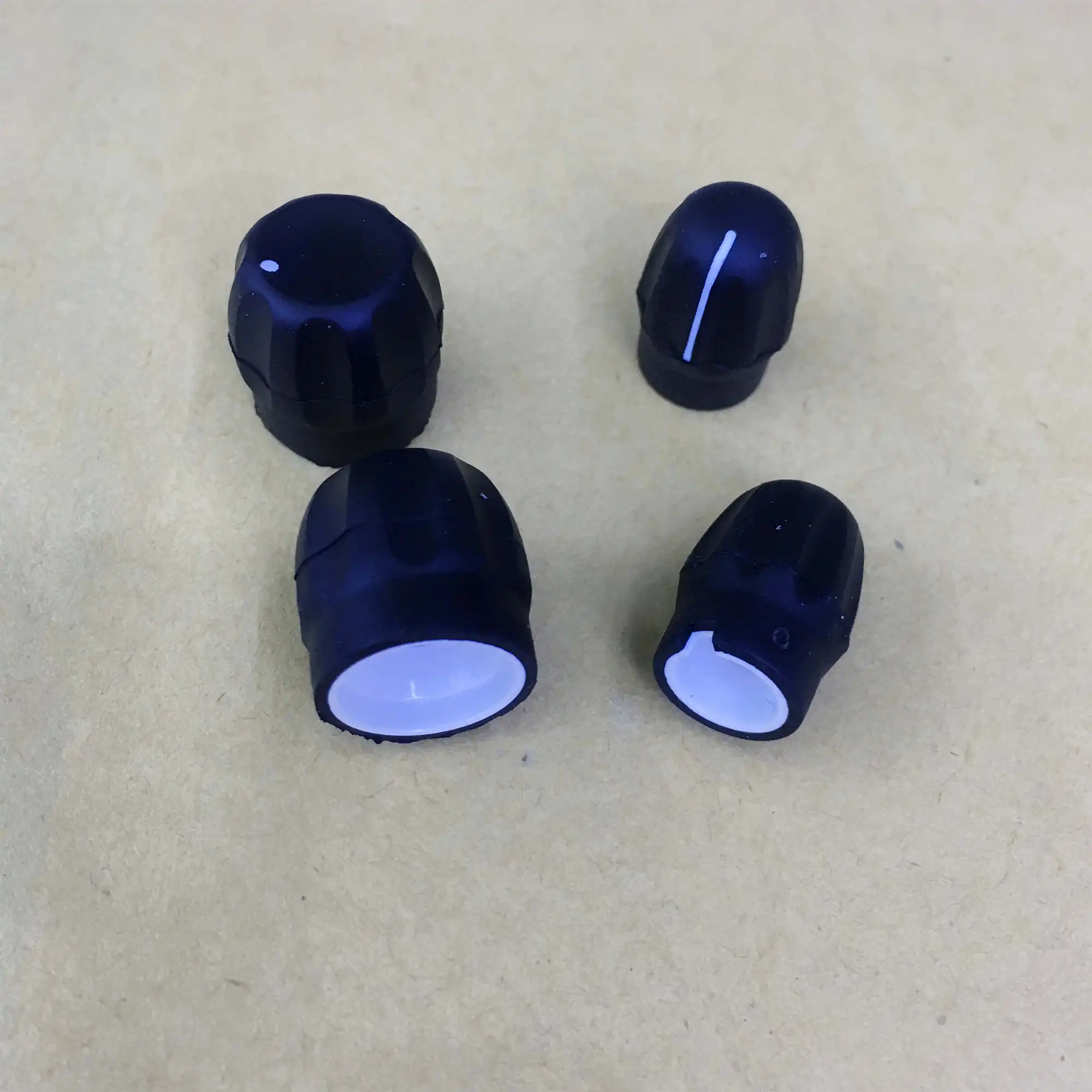 100pair/lot the volume channle konb for motorola DEP450 EP450 GP340 GP580 PRO5150 GP338 PTX760 CP140 DP1400 etc walkie talkie
100pair/lot the volume channle konb for motorola DEP450 EP450 GP340 GP580 PRO5150 GP338 PTX760 CP140 DP1400 etc walkie talkie